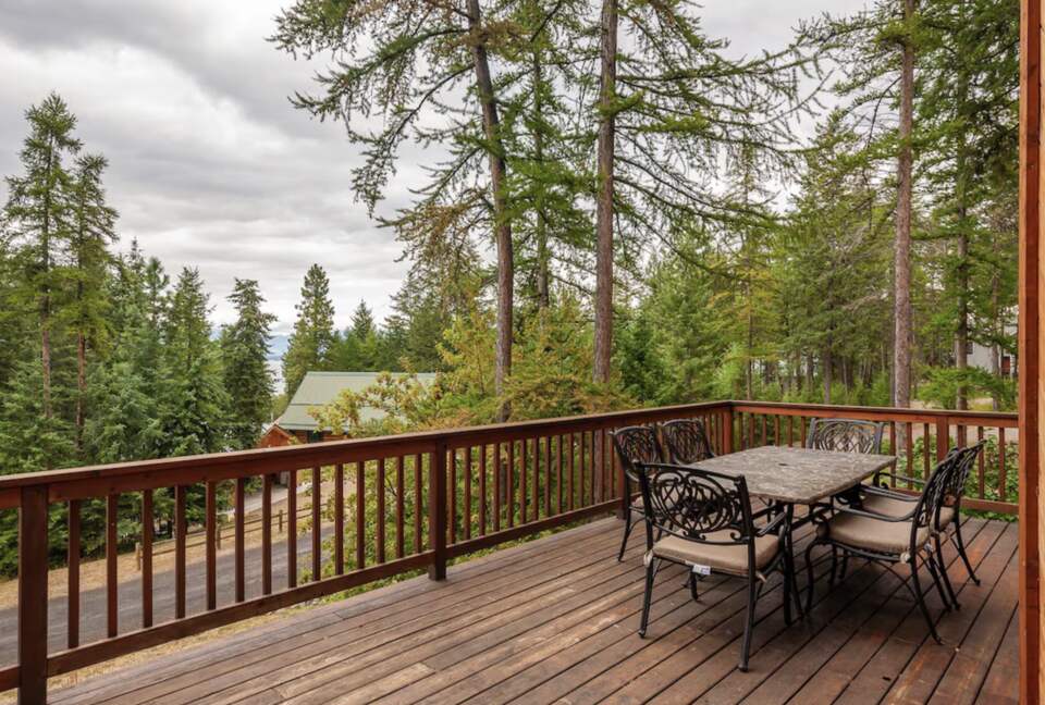 Montana Lakeside Cabin - Lakeside, Montana