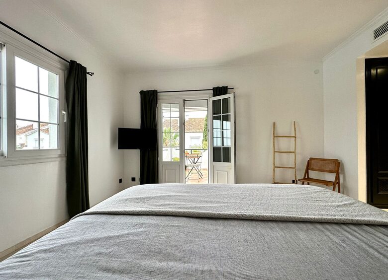 Duplex The President - Estepona, Spain