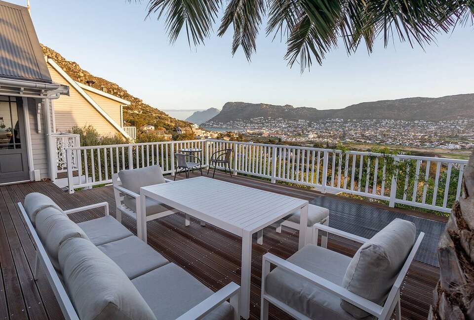 Cape Town Family Hideaway - Clovelly, Cape Town, South Africa