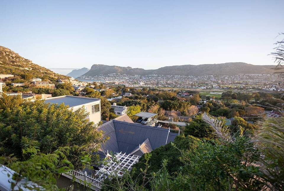 Cape Town Family Hideaway - Clovelly, Cape Town, South Africa