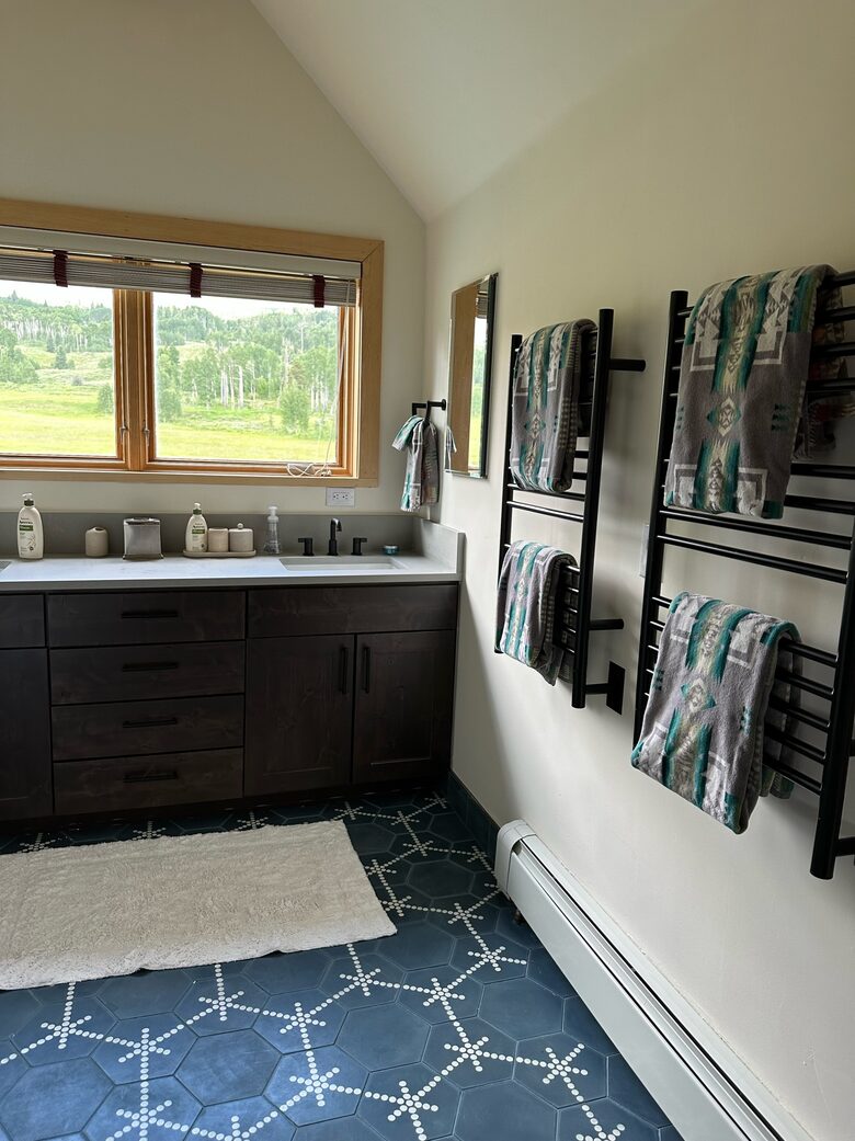 Upper level bath