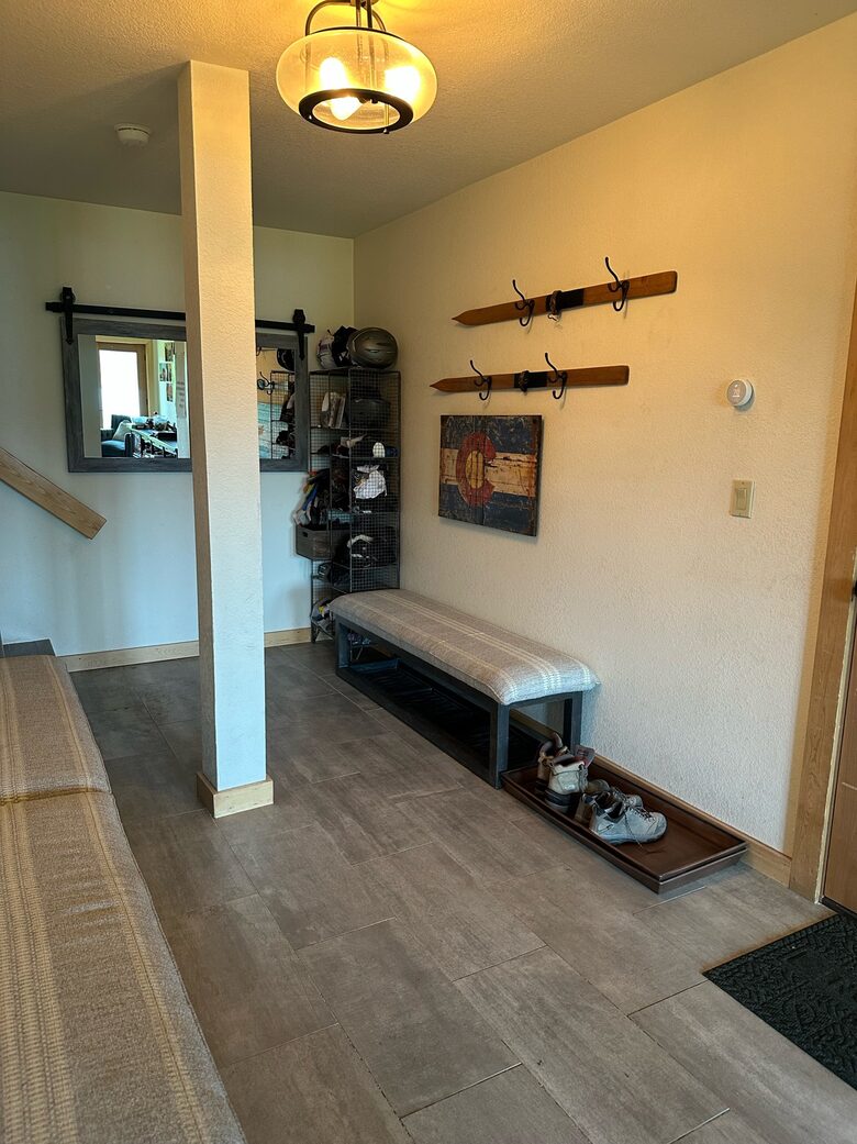 Lower level mud room