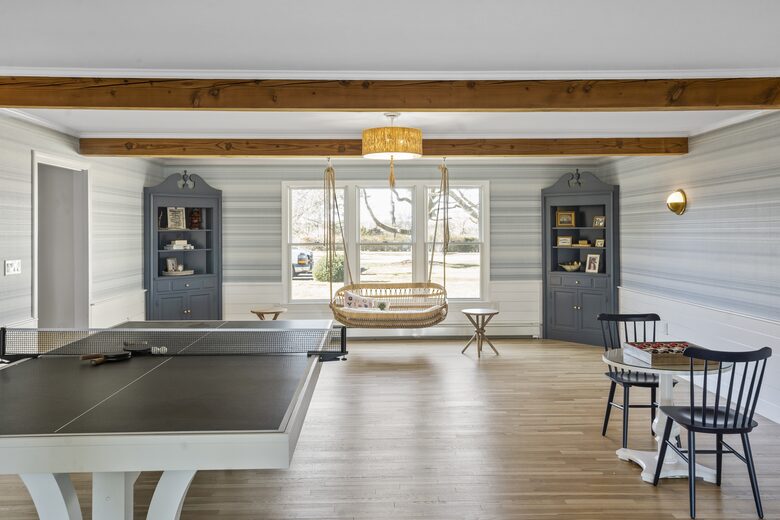Luxury Beach House w/ Private Pond - Falmouth, Massachusetts