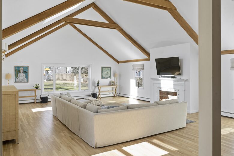 Luxury Beach House w/ Private Pond - Falmouth, Massachusetts