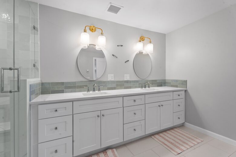 Luxury Beach House w/ Private Pond - Falmouth, Massachusetts