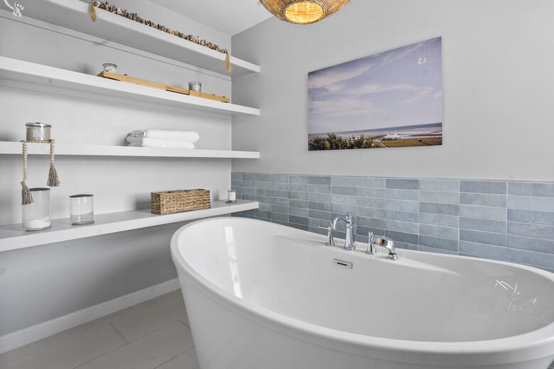 Luxury Beach House w/ Private Pond - Falmouth, Massachusetts