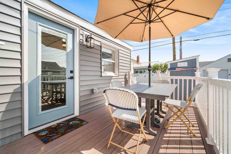 Beach Bungalow - 1.5 Blocks to the Beach! - Brigantine, New Jersey