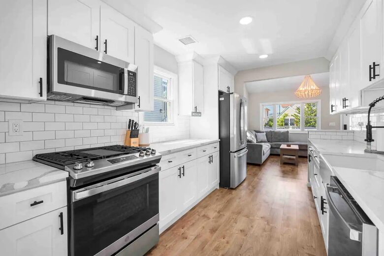 Beach Bungalow - 1.5 Blocks to the Beach! - Brigantine, New Jersey