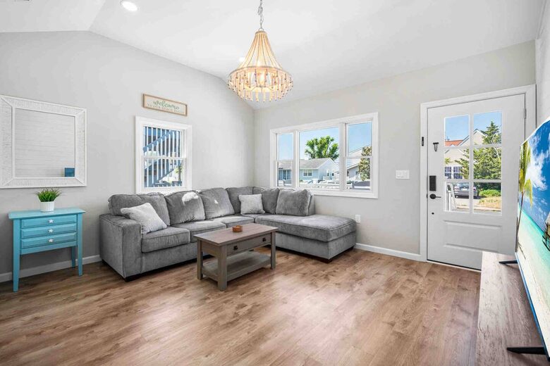 Beach Bungalow - 1.5 Blocks to the Beach! - Brigantine, New Jersey