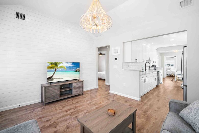Beach Bungalow - 1.5 Blocks to the Beach! - Brigantine, New Jersey