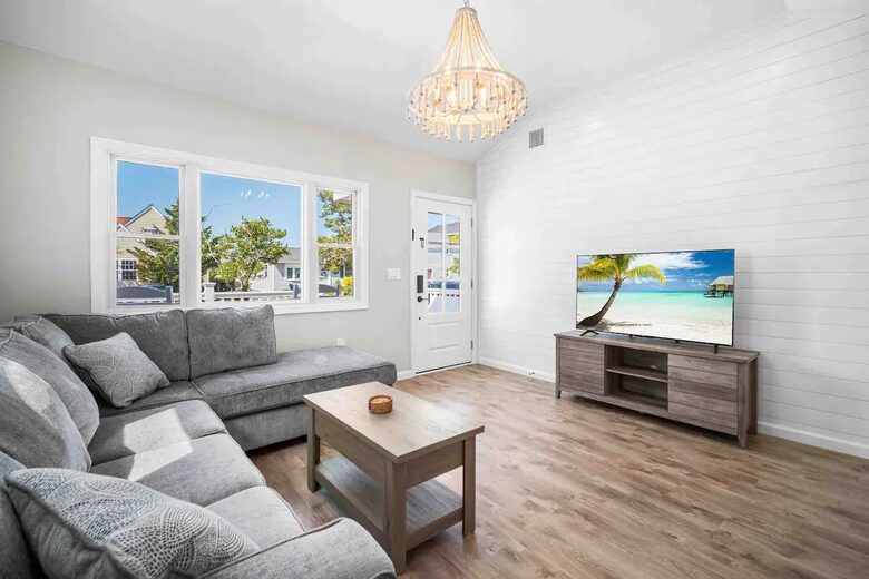 Beach Bungalow - 1.5 Blocks to the Beach! - Brigantine, New Jersey