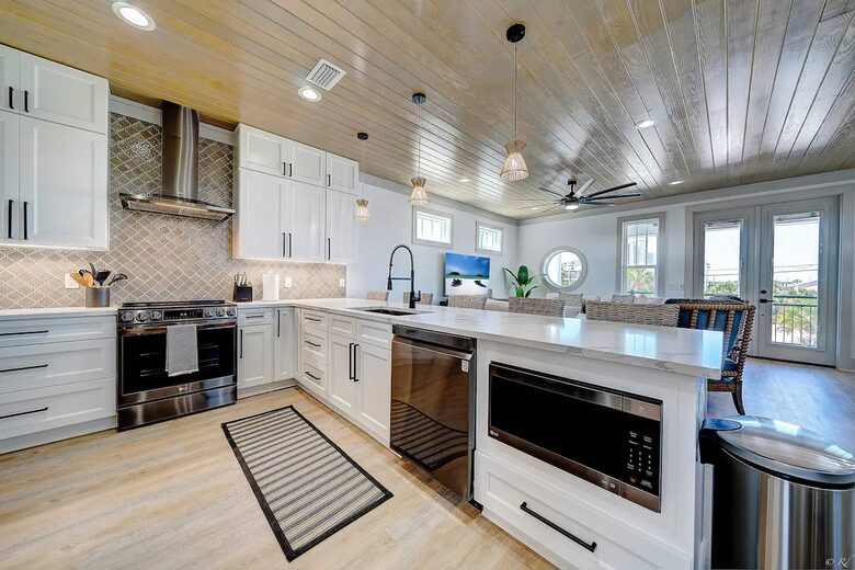 Modern, Luxury Beach Home Steps to the White Sandy Beaches! - Panama City Beach, Florida