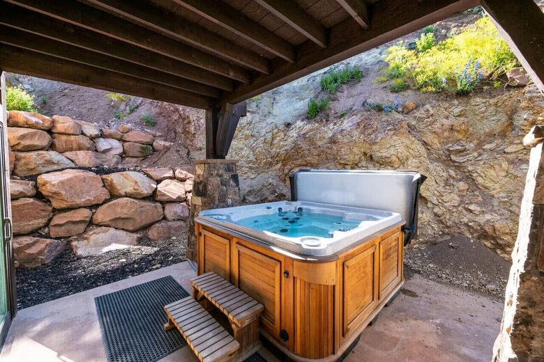 Mountain Haven Retreat: Just Steps From Slopes - Park City, Utah