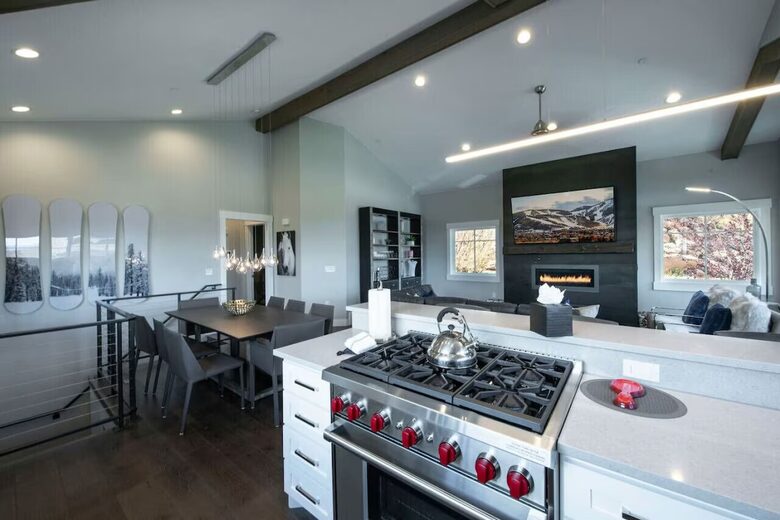 Mountain Haven Retreat: Just Steps From Slopes - Park City, Utah
