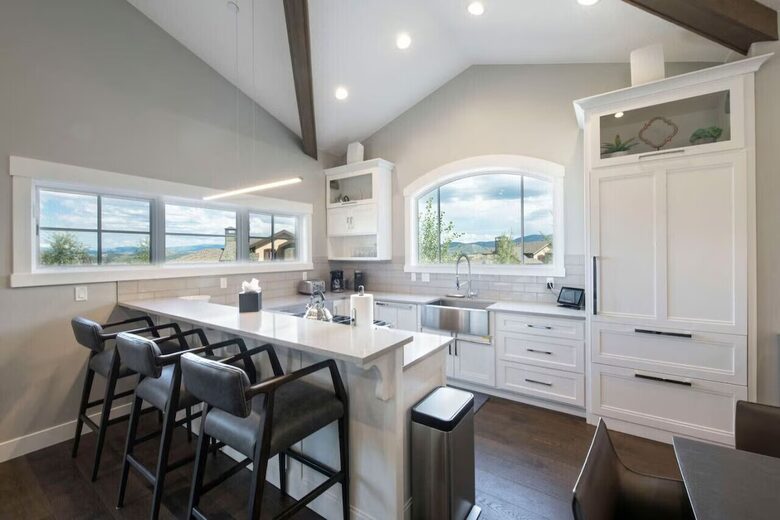 Mountain Haven Retreat: Just Steps From Slopes - Park City, Utah