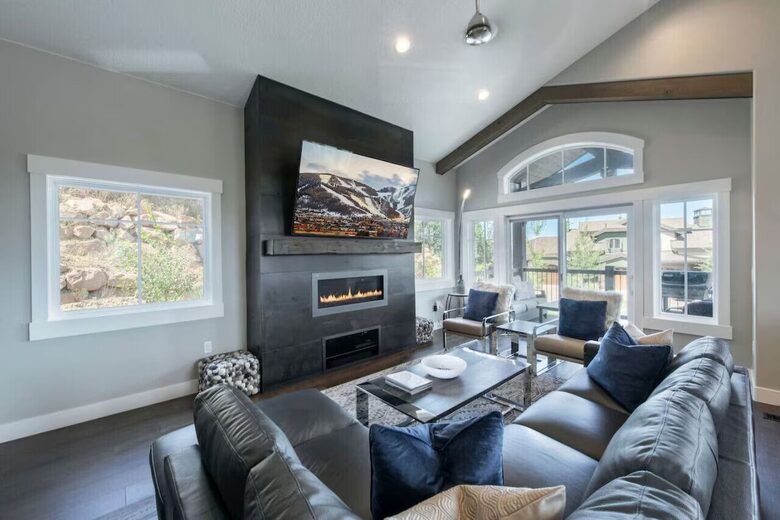 Mountain Haven Retreat: Just Steps From Slopes - Park City, Utah
