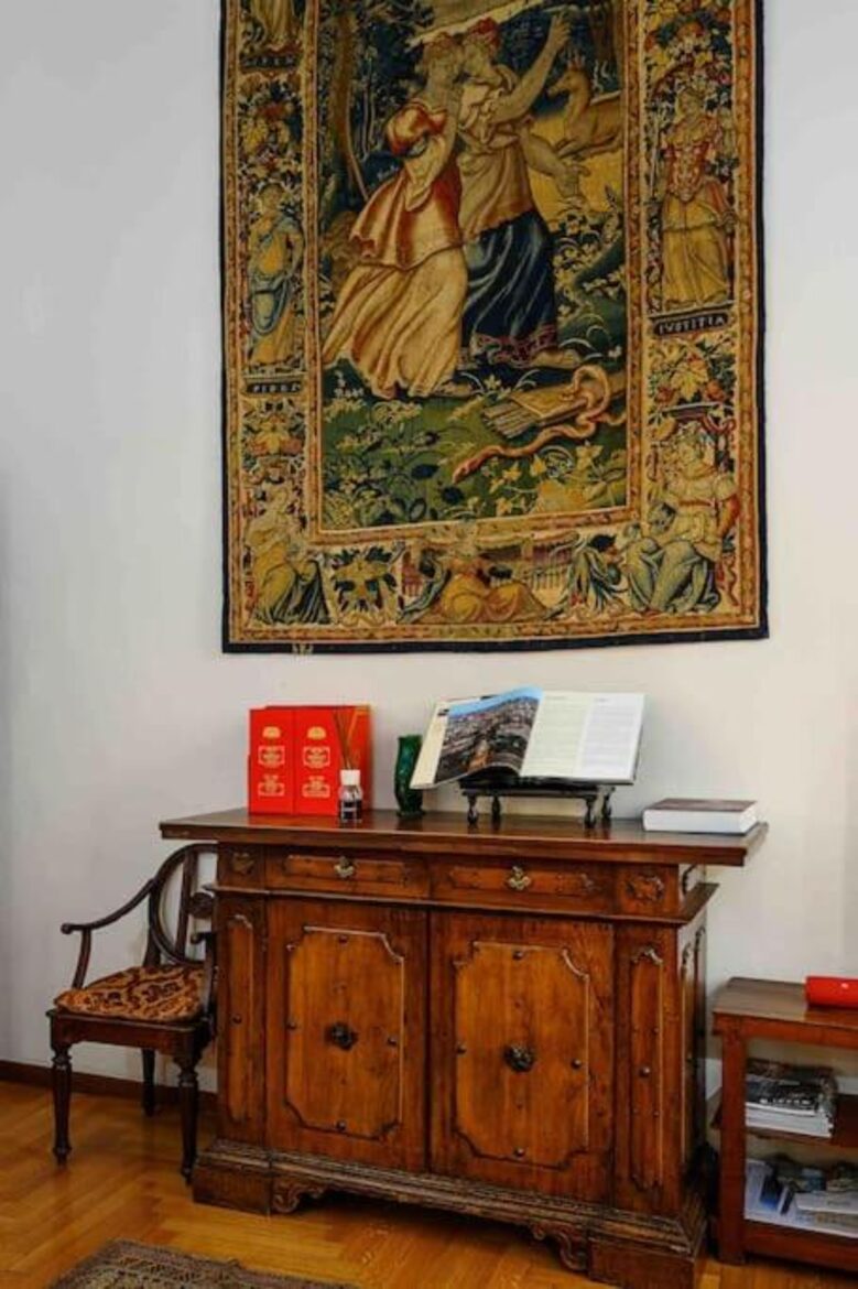 Ancient 19th Century Apartment - Milan, Italy