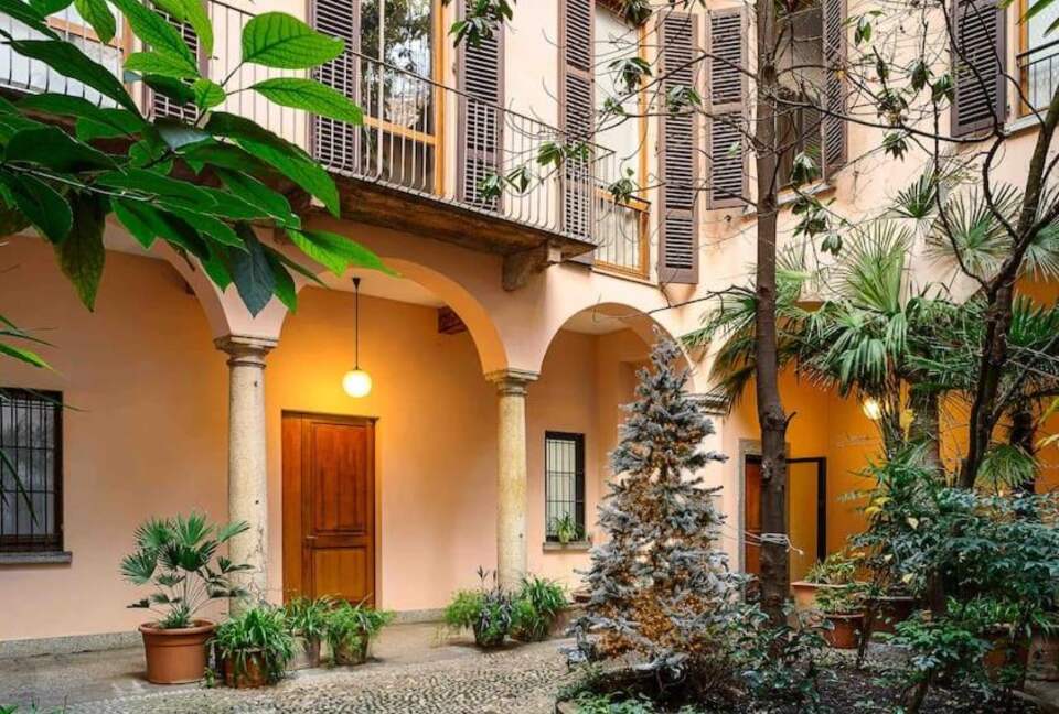 Ancient 19th Century Apartment - Milan, Italy