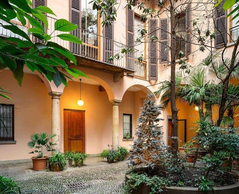 Ancient 19th Century Apartment - Milan, Italy