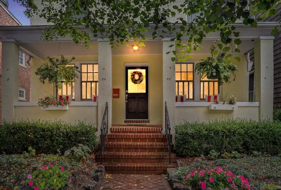 Charming Annapolis Retreat | Walk to the Naval Academy and Annapolis City Dock - Annapolis, Maryland