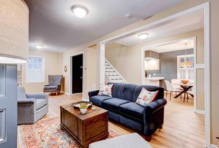 Charming Annapolis Retreat | Walk to the Naval Academy and Annapolis City Dock - Annapolis, Maryland