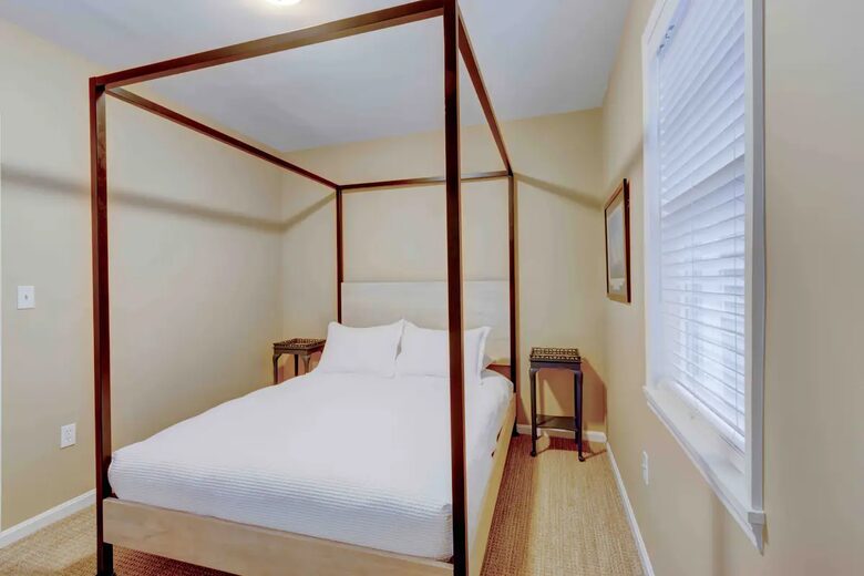 Charming Annapolis Retreat | Walk to the Naval Academy and Annapolis City Dock - Annapolis, Maryland