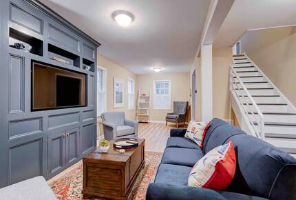 Charming Annapolis Retreat | Walk to the Naval Academy and Annapolis City Dock - Annapolis, Maryland