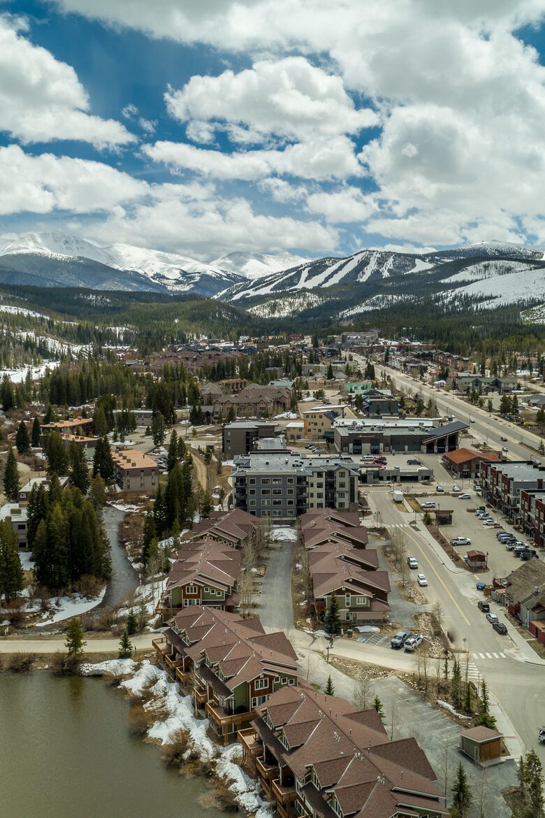 Upscale Winter Park Getaway | Shuttle to Ski, Walk to Restaurants! - Winter Park, Colorado