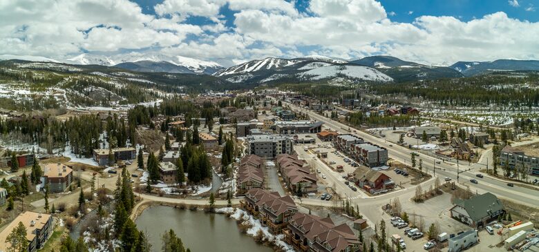 Upscale Winter Park Getaway | Shuttle to Ski, Walk to Restaurants! - Winter Park, Colorado