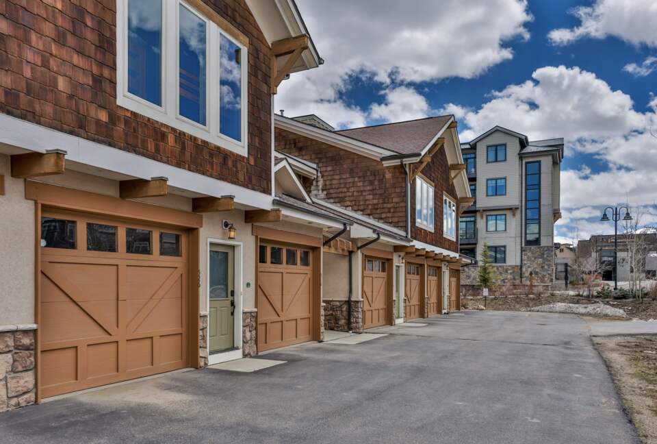 Upscale Winter Park Getaway | Shuttle to Ski, Walk to Restaurants! - Winter Park, Colorado