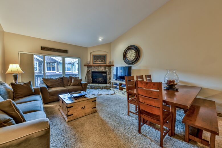 Upscale Winter Park Getaway | Shuttle to Ski, Walk to Restaurants! - Winter Park, Colorado