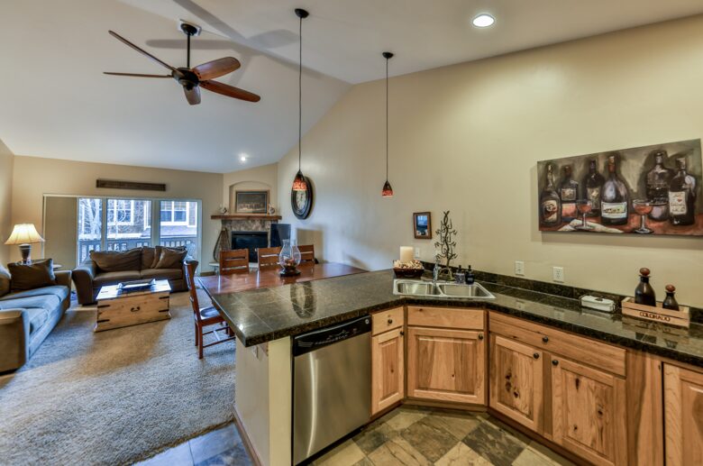 Upscale Winter Park Getaway | Shuttle to Ski, Walk to Restaurants! - Winter Park, Colorado