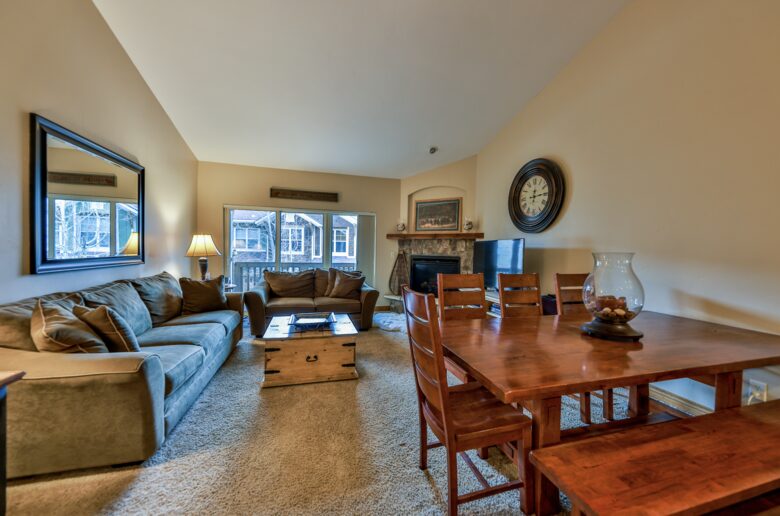 Upscale Winter Park Getaway | Shuttle to Ski, Walk to Restaurants! - Winter Park, Colorado