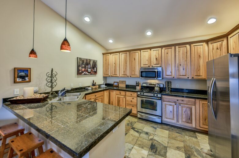 Upscale Winter Park Getaway | Shuttle to Ski, Walk to Restaurants! - Winter Park, Colorado