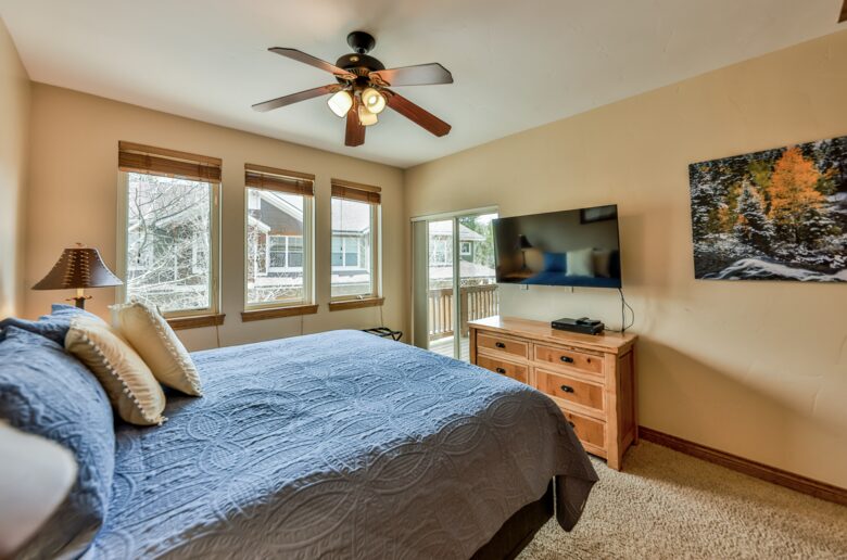 Upscale Winter Park Getaway | Shuttle to Ski, Walk to Restaurants! - Winter Park, Colorado