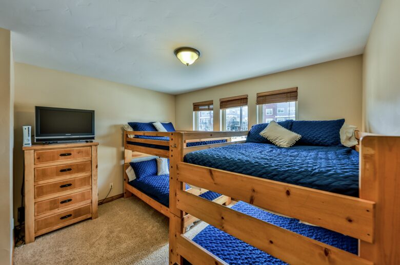 Upscale Winter Park Getaway | Shuttle to Ski, Walk to Restaurants! - Winter Park, Colorado