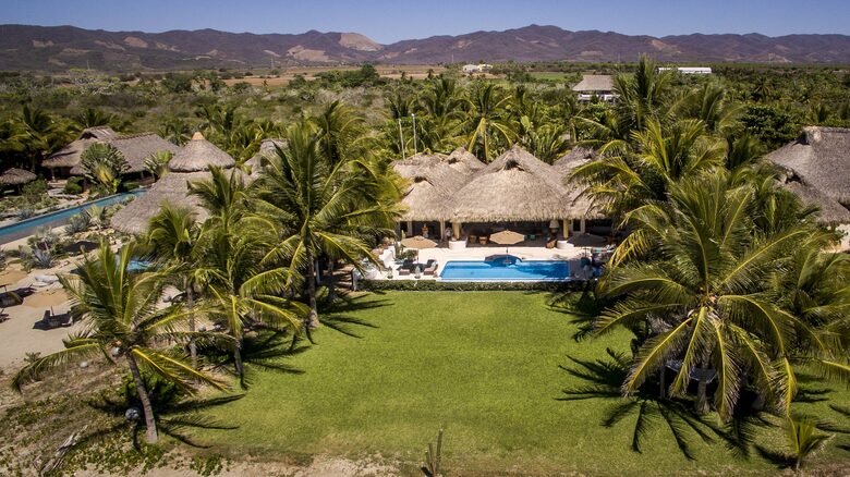 Casa Descalza | Oceanfront Private Villa - Santa Maria Colotepec, Mexico