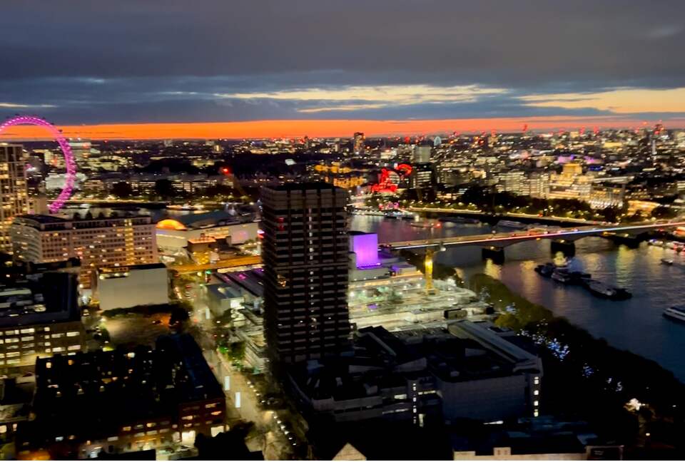 Luxury Apartment with Iconic South Bank Views - London, United Kingdom