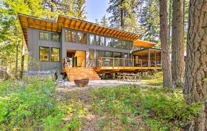 Pacific Northwest River Cabin - Leavenworth, Washington