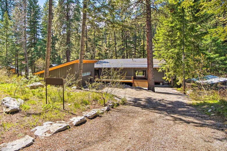 Pacific Northwest River Cabin - Leavenworth, Washington