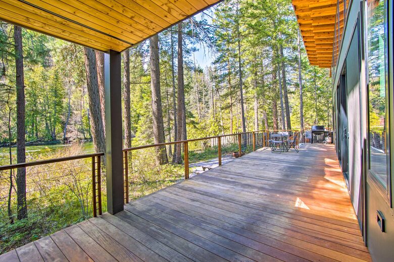 Pacific Northwest River Cabin - Leavenworth, Washington