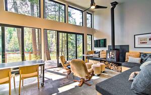Pacific Northwest River Cabin - Leavenworth, Washington