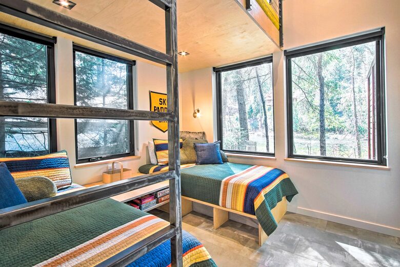 Pacific Northwest River Cabin - Leavenworth, Washington