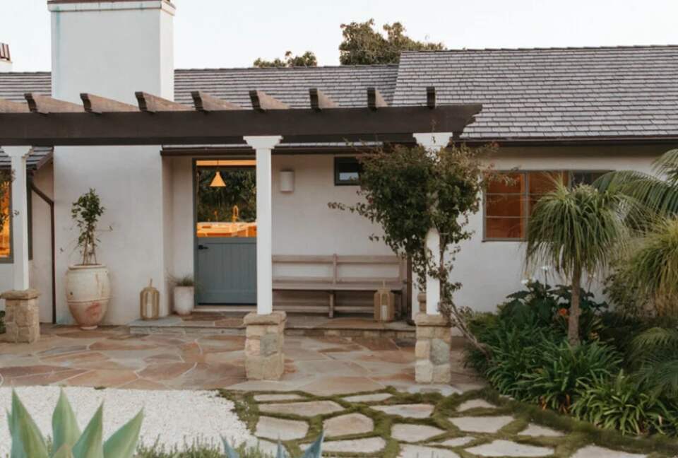 Four Feathers Farmhouse Villa - Montecito, California