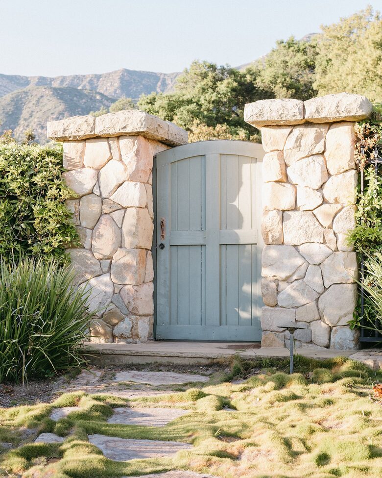 Four Feathers Farmhouse Villa - Montecito, California