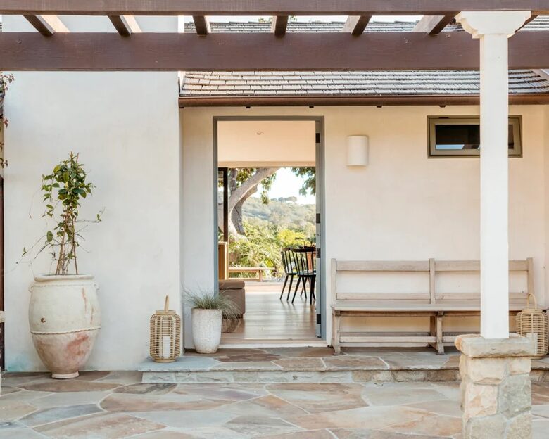 Four Feathers Farmhouse Villa - Montecito, California