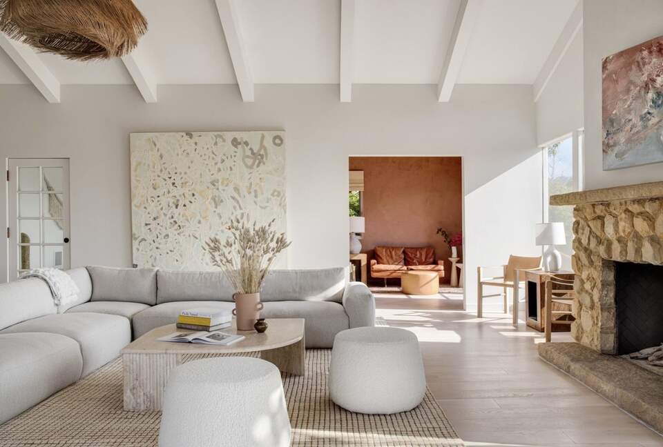 Four Feathers Farmhouse Villa - Montecito, California