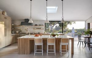 Four Feathers Farmhouse Villa - Montecito, California