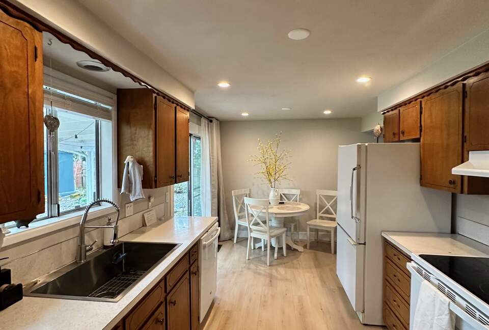 Charming Home Polk County - Dallas, Oregon