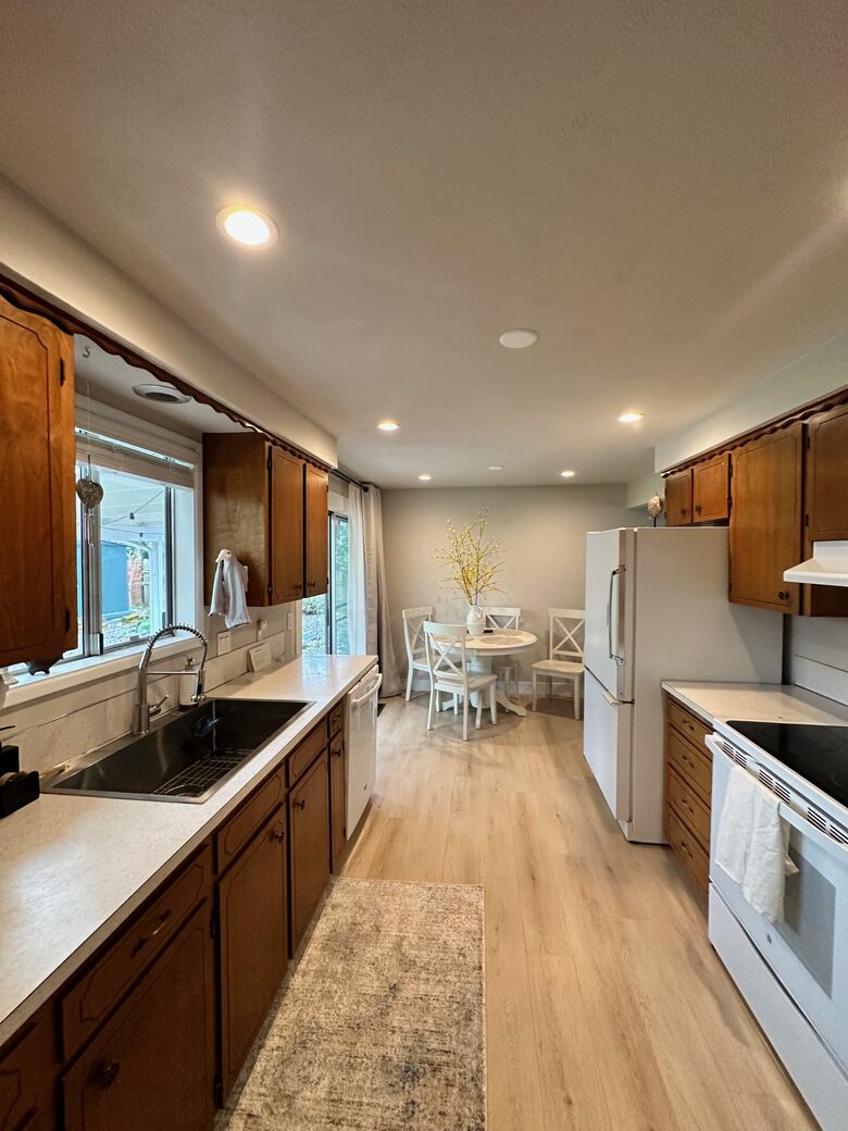 Charming Home Polk County - Dallas, Oregon